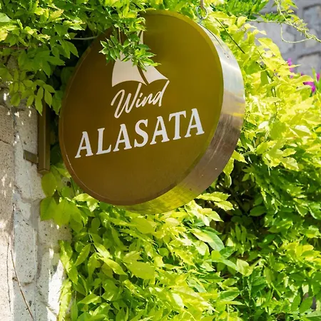 Wind Alasata بيت شباب Çeşme